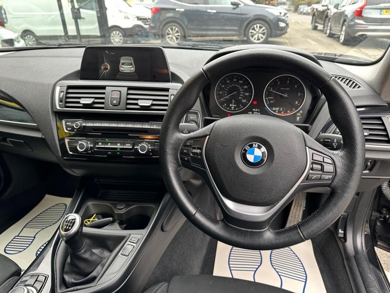 BMW 1 SERIES