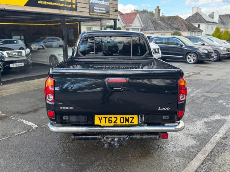 MITSUBISHI L200
