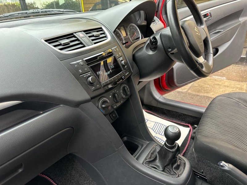 SUZUKI SWIFT