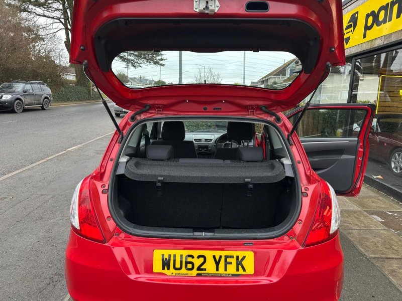 SUZUKI SWIFT