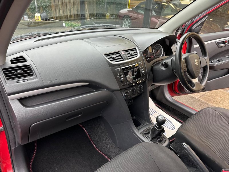 SUZUKI SWIFT