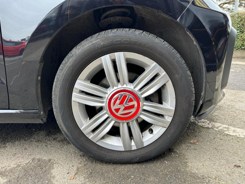 VOLKSWAGEN UP