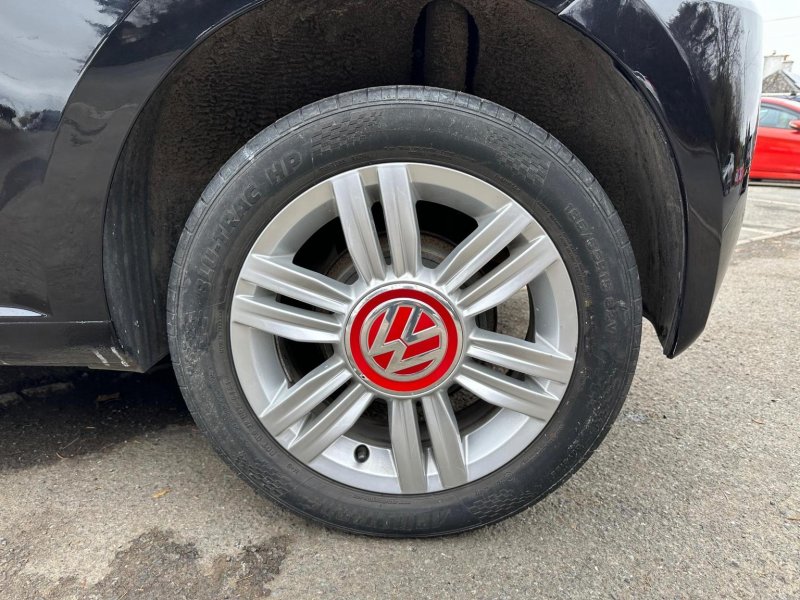 VOLKSWAGEN UP