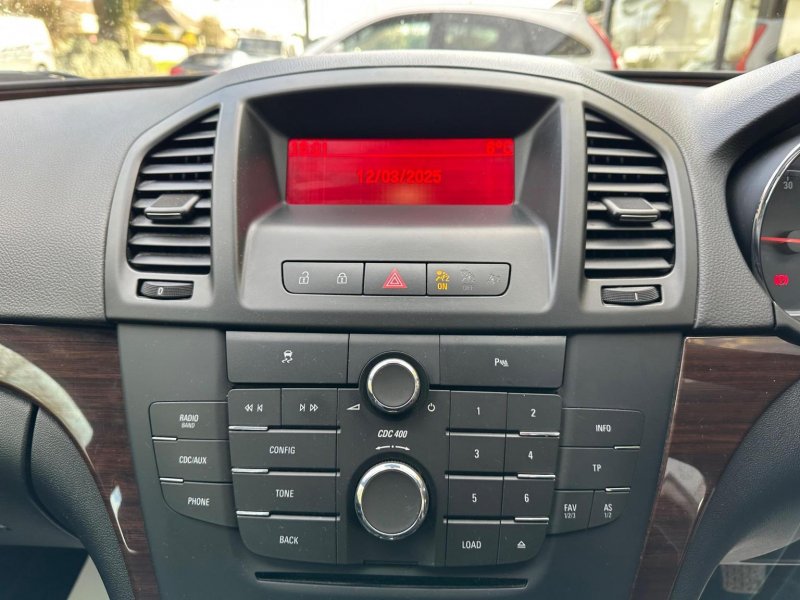 VAUXHALL INSIGNIA