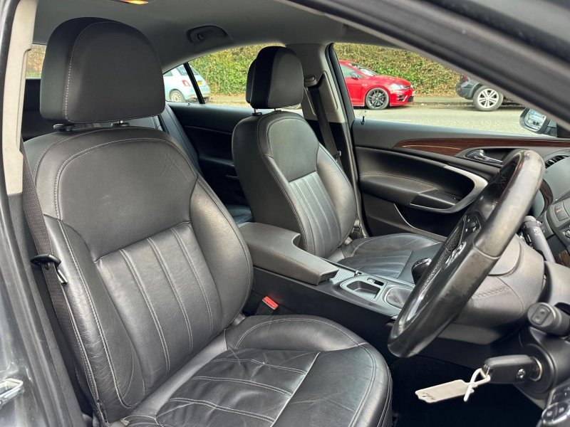 VAUXHALL INSIGNIA