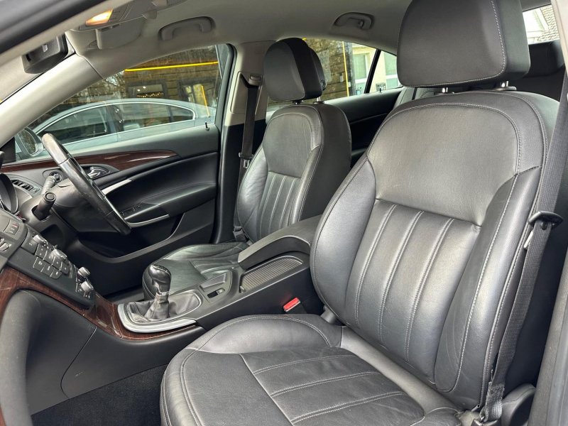 VAUXHALL INSIGNIA
