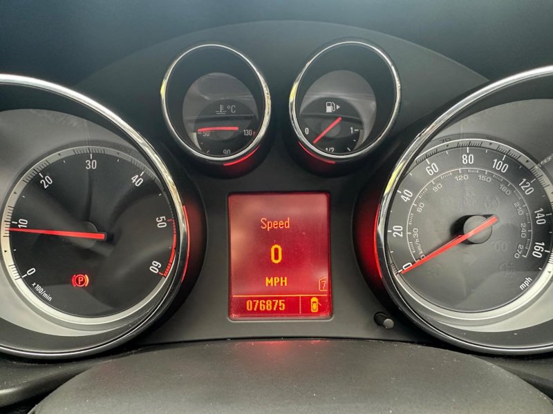 VAUXHALL INSIGNIA