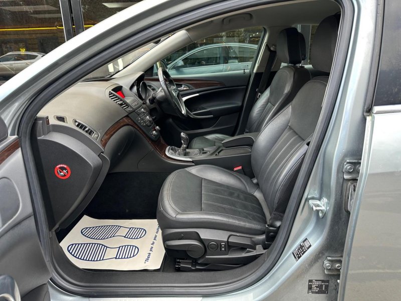 VAUXHALL INSIGNIA