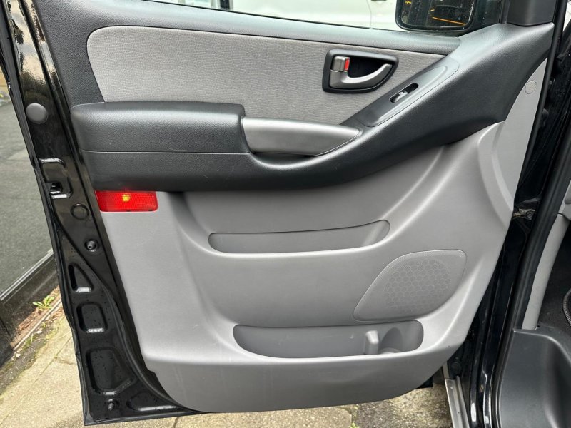 HYUNDAI I800