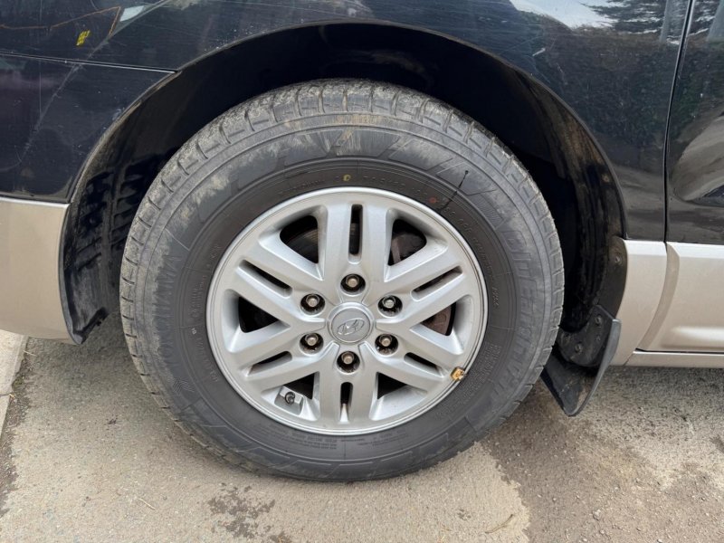 HYUNDAI I800