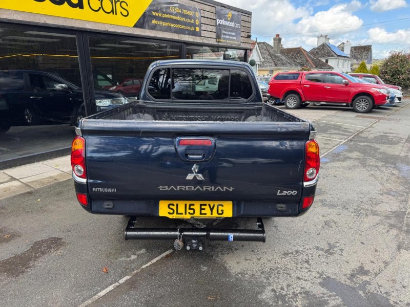 MITSUBISHI L200