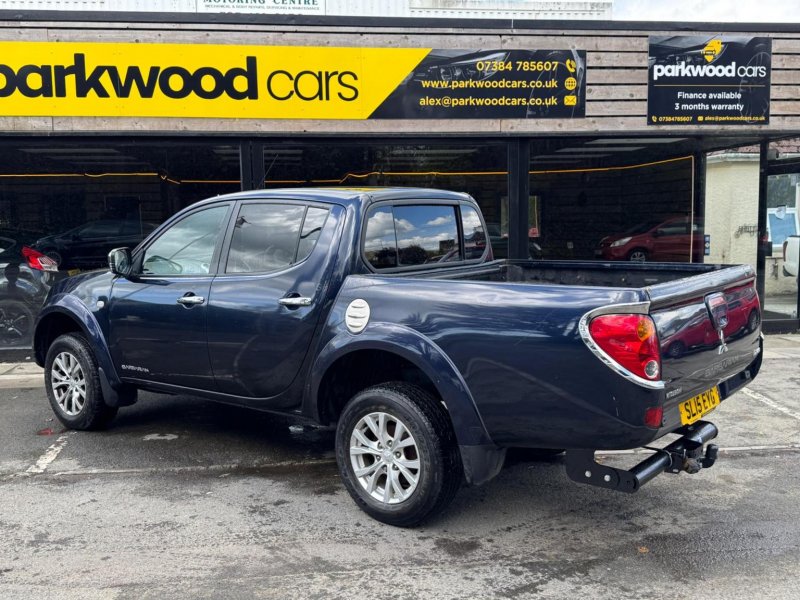 View MITSUBISHI L200 2.5 DI-D Barbarian 4WD Euro 5 4dr (LB)
