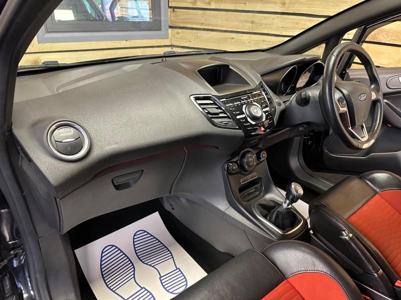 FORD FIESTA
