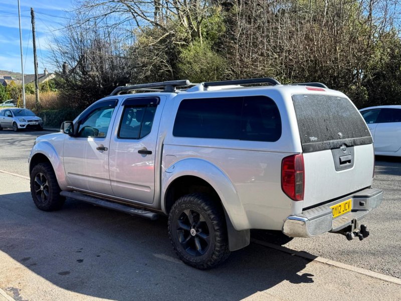 NISSAN NAVARA