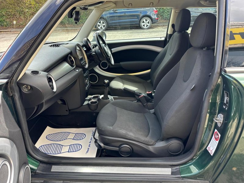 MINI HATCH