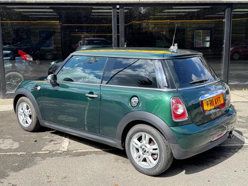 MINI HATCH