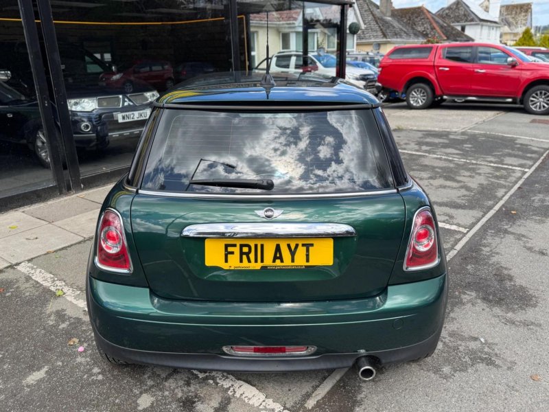 MINI HATCH