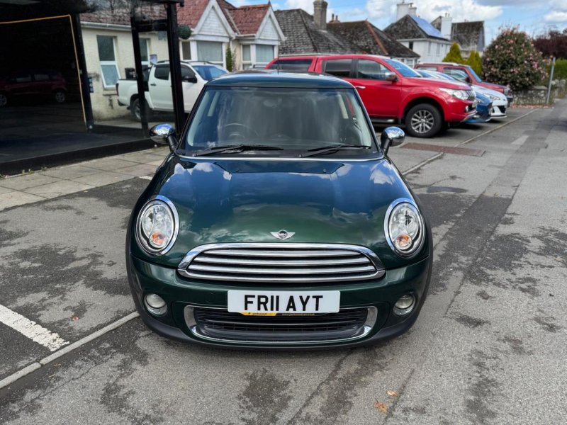MINI HATCH