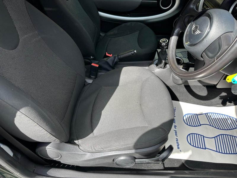 MINI HATCH