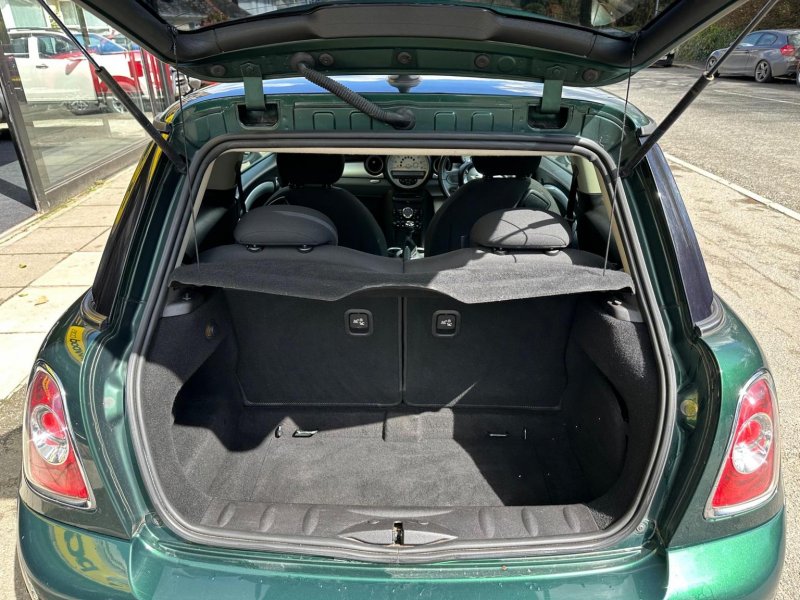 MINI HATCH