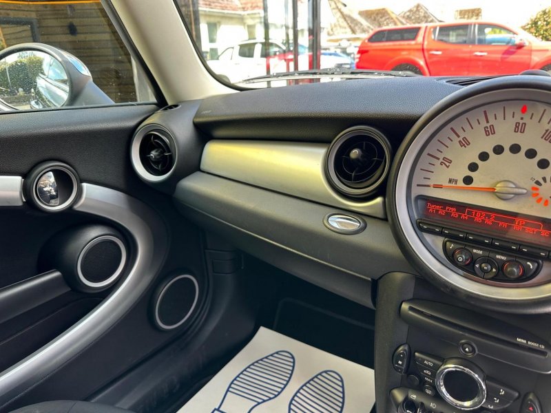MINI HATCH