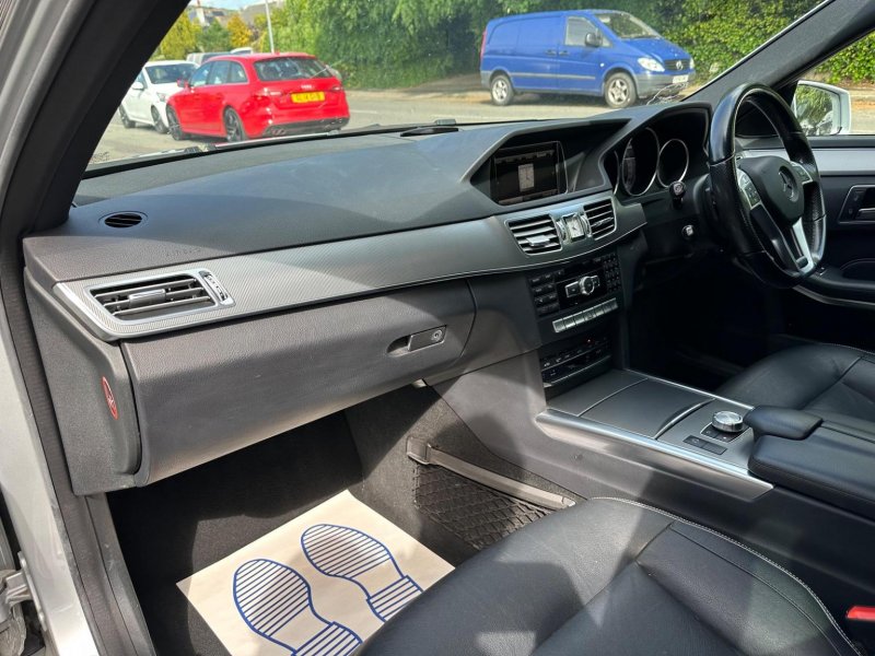 MERCEDES-BENZ E CLASS