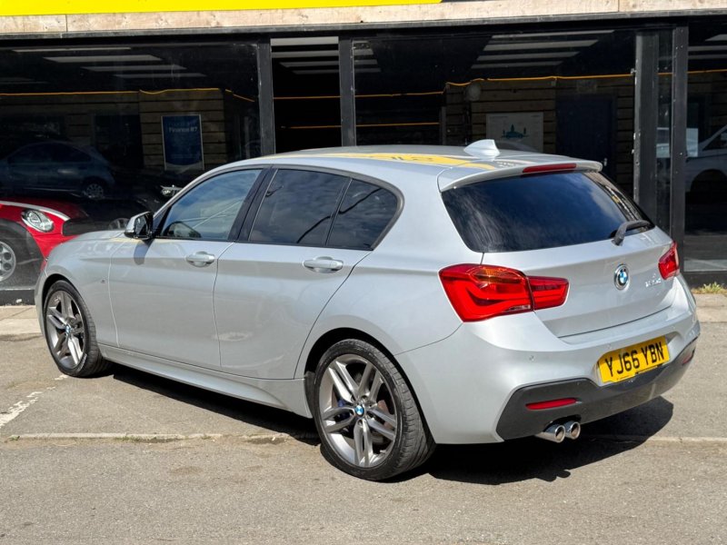 BMW 1 SERIES