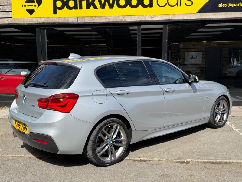 BMW 1 SERIES
