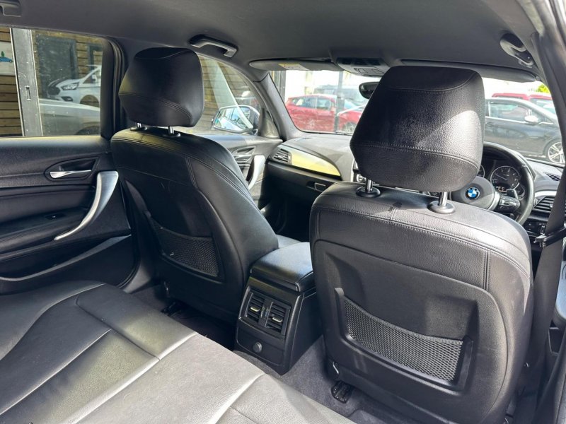 BMW 1 SERIES