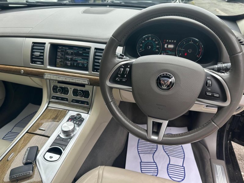 JAGUAR XF