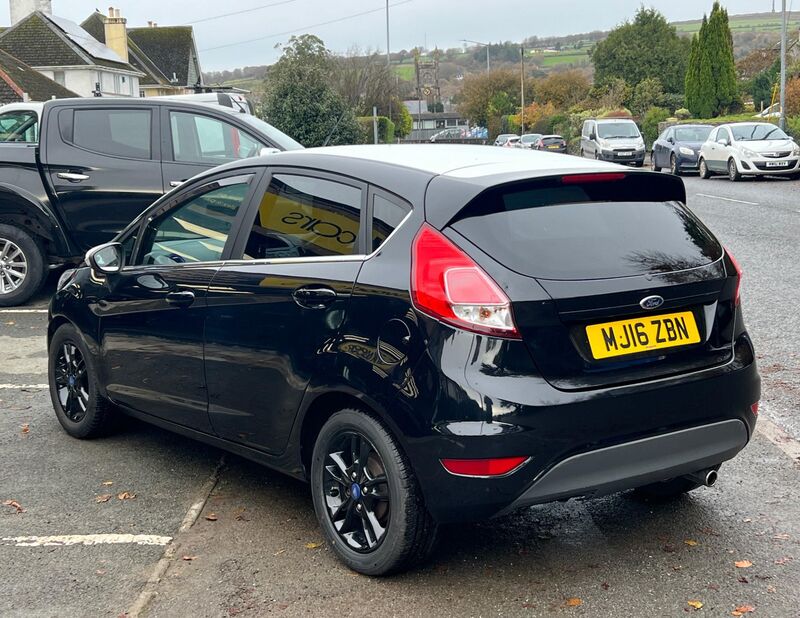 View FORD FIESTA 1.0T EcoBoost Zetec Black Edition Euro 6 (s/s) 5dr